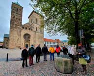 Abschlussspaziergang einiger Mitglieder am 27.09.20 vor dem Dom von Osnabrück